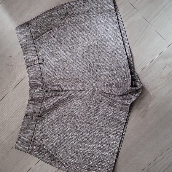 Juicy couture size 4 silver short shorts - Picture 1 of 6